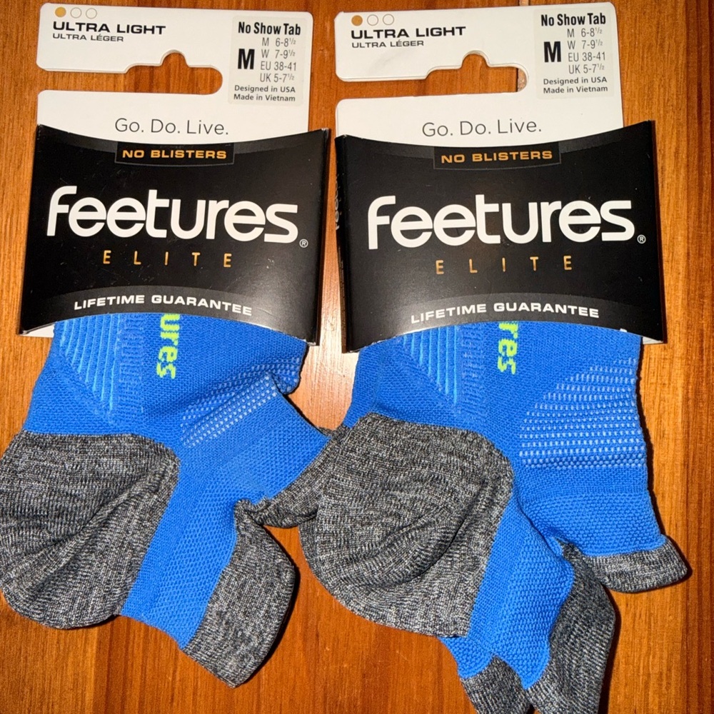 Feetures Elite No Show Tab Socks - Blue and Gray